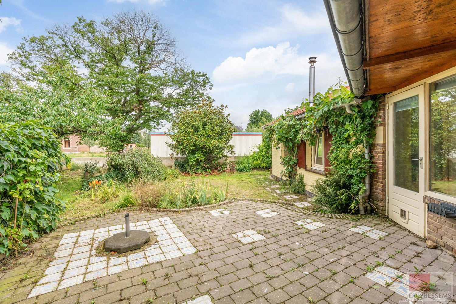 Gedeeltelijk gerenoveerde woning dat kan dienst doen als kangoeroe-woning. foto 23