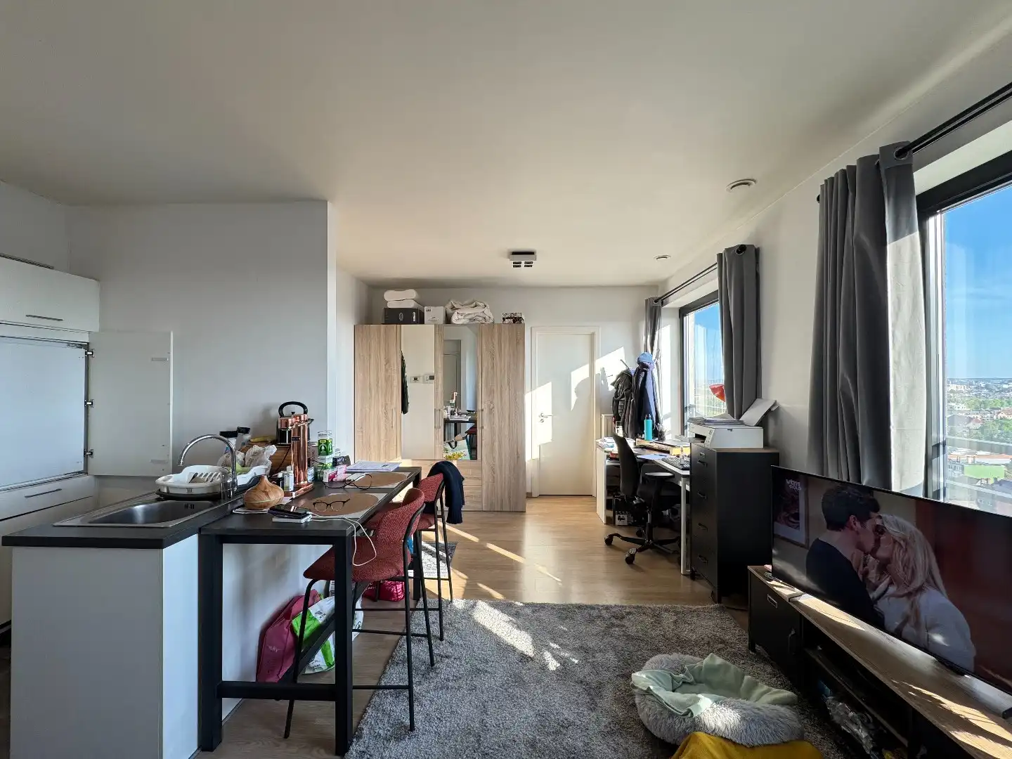 studio op 15e verd. met kelder en parkeerplaats foto 4