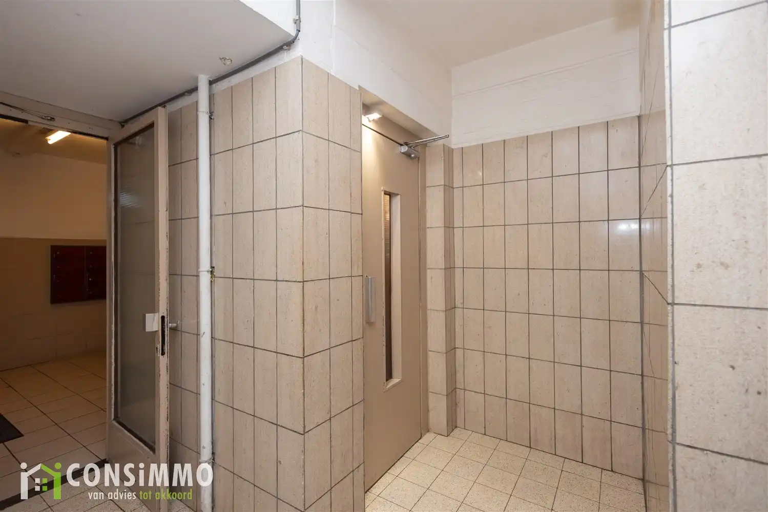 Instapklaar appartement met 3 slaapkamers en overdekt terras in Genk foto 4