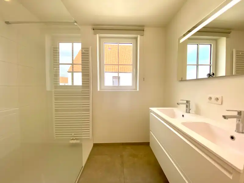 Zeer recente, instapklare woning met 3 slaapkamers en tuin foto 16