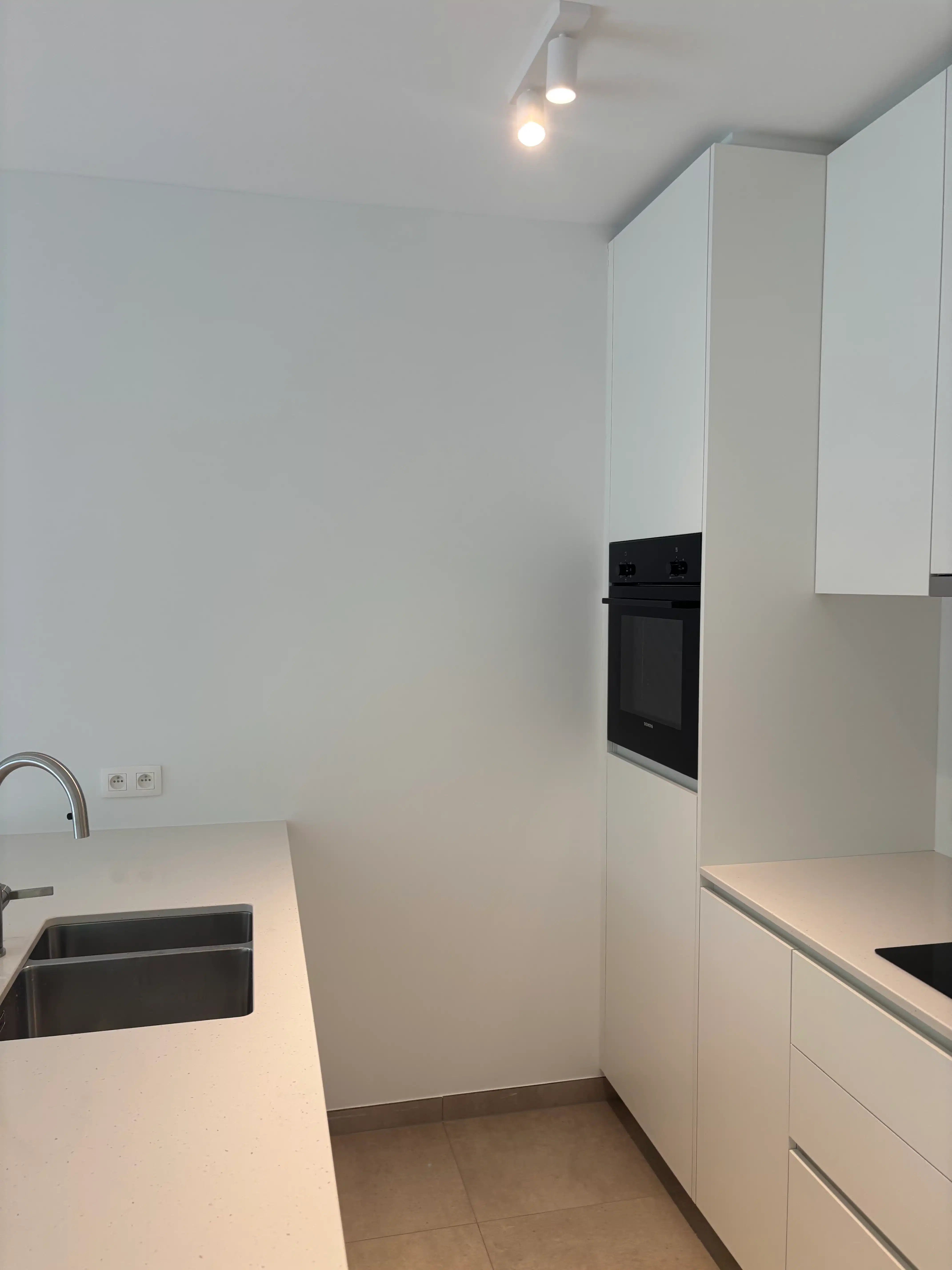 LUXUEUS NIEUWBOUWAPPARTEMENT MET SLAAPKAMER, BUREAU EN RUIM TERRAS foto 13