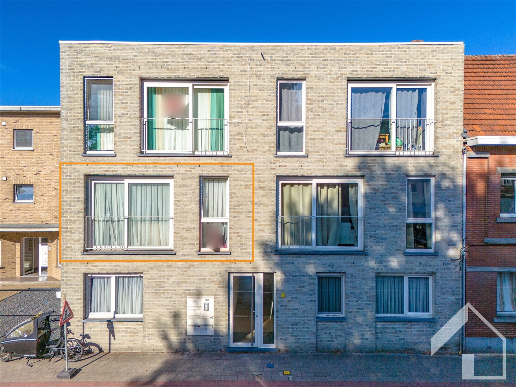 Energiezuinig 2 slaapkamerappartement op 1e verdieping met lift en terras foto {{pictureIndex}}