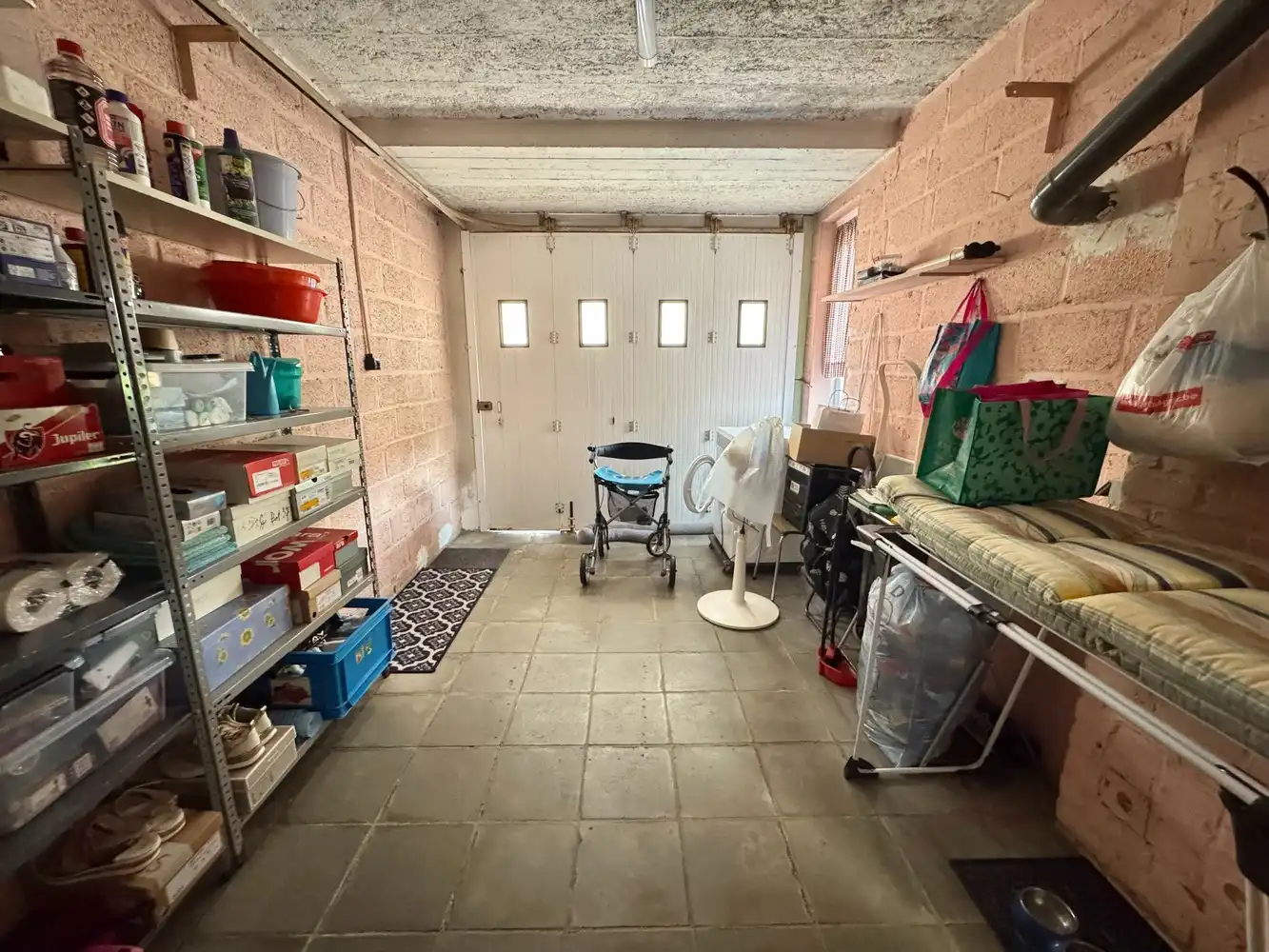 Ruime woning met aangename buitenruimte (H.O.B.) foto 12