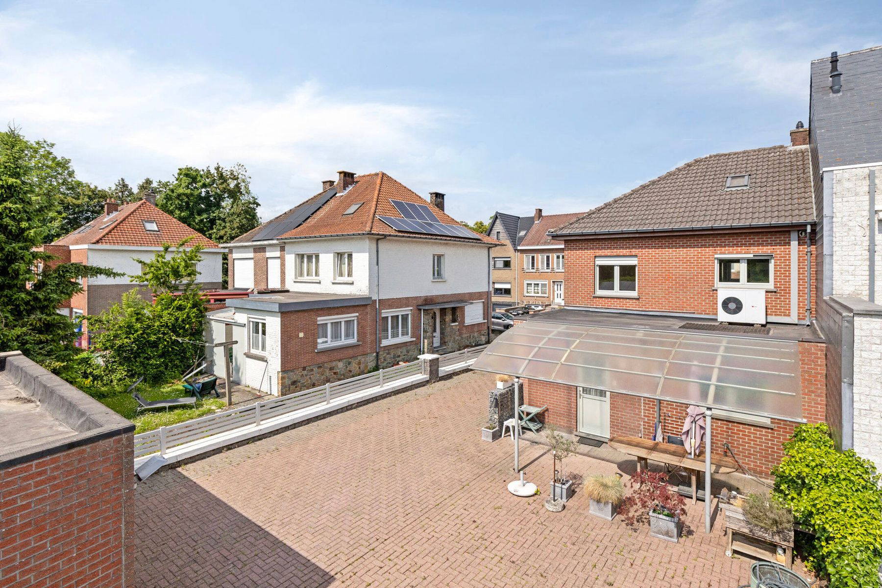 Rustig gelegen woning met 2 garages foto 15
