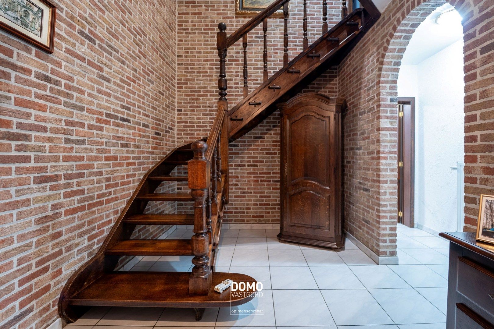 Instapklare en goed onderhouden gezinswoning te koop - EPC: D - Bewoonbare oppervlakte: 208m² foto 2