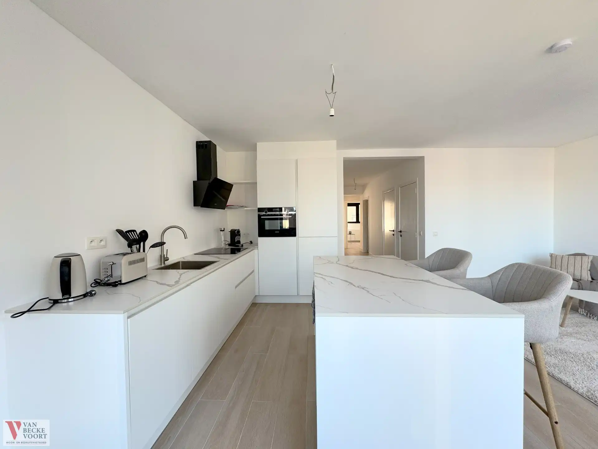 Subliem gerenoveerd appartement met terras foto 3