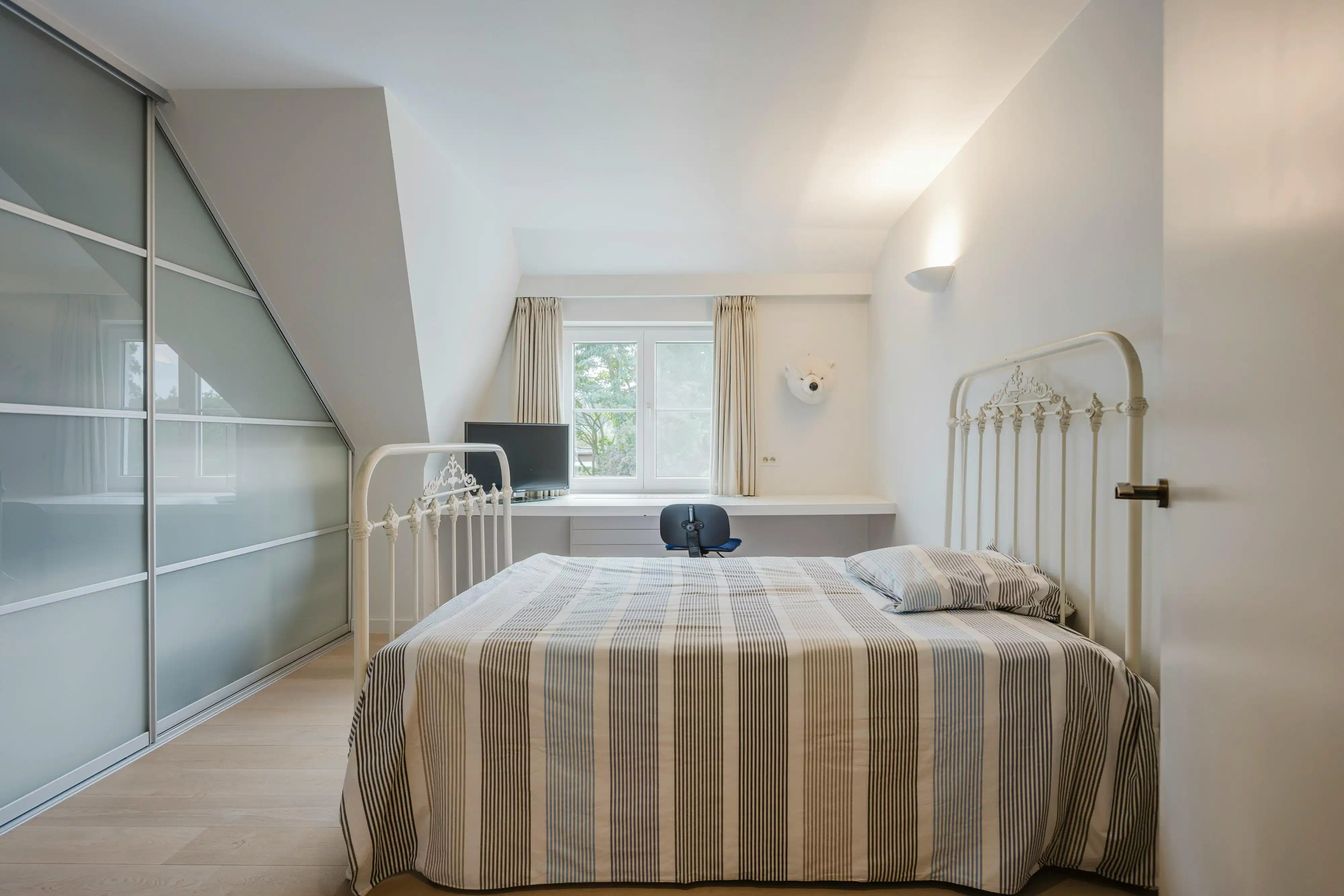 Tijdloze villa met 5 kamers en zwembad te koop in Deerlijk foto 23