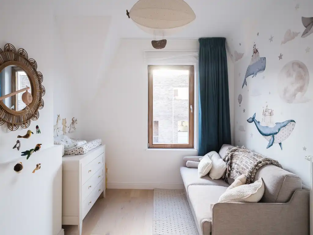 Karaktervolle gezinswoning met vier slaapkamers, twee badkamers en een mooi ingerichte buitenruimte foto 23