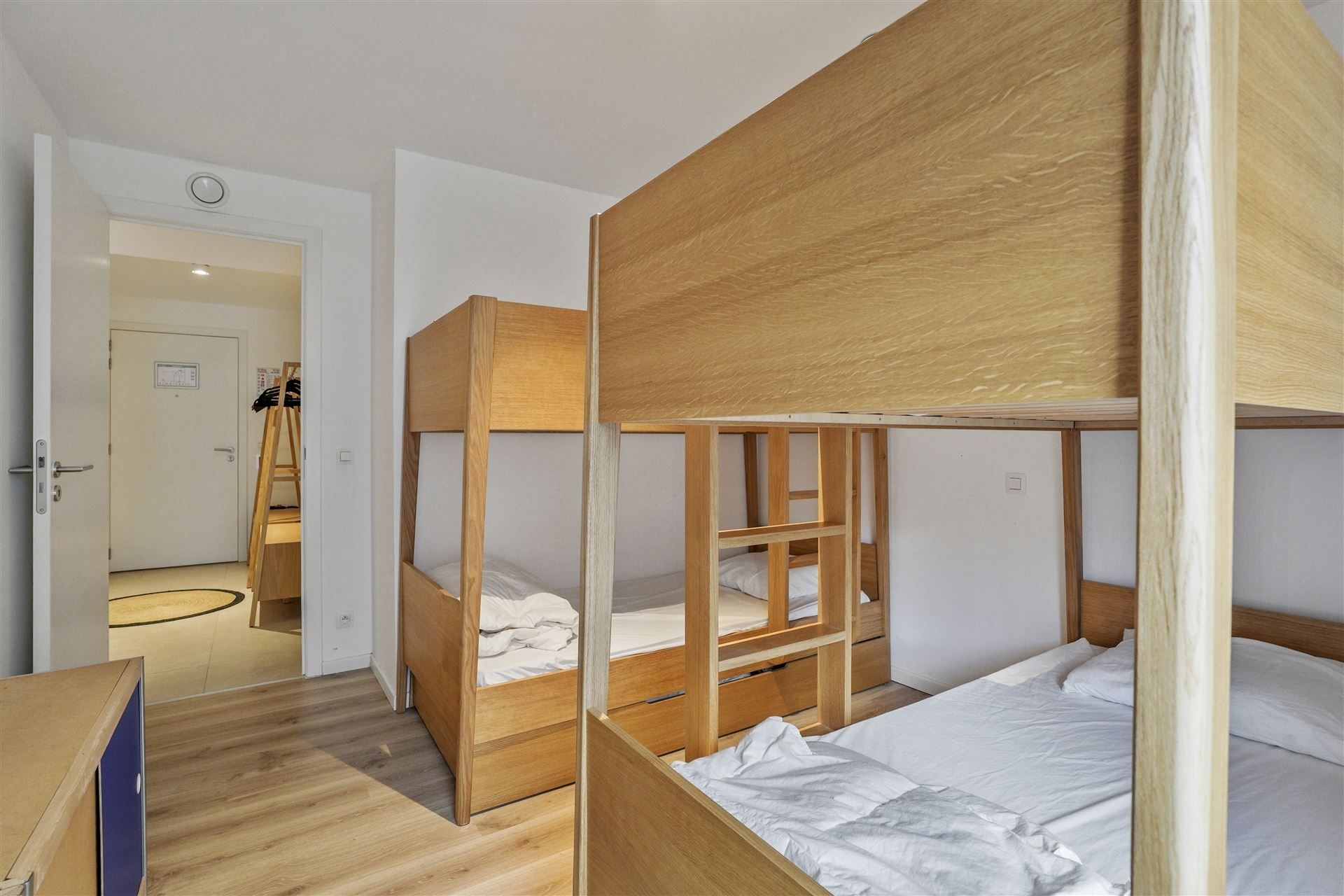 INSTAPKLAAR / RECENT GEBOUW  foto 26