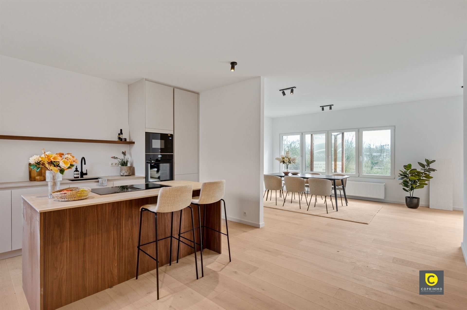 Gerenoveerd 2 slpk app op top locatie foto {{pictureIndex}}