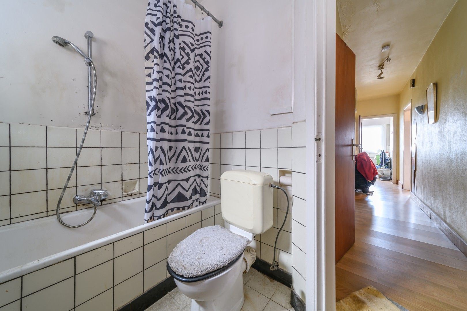 Te renoveren appartement op de 4de verdieping te Aalst! foto 6