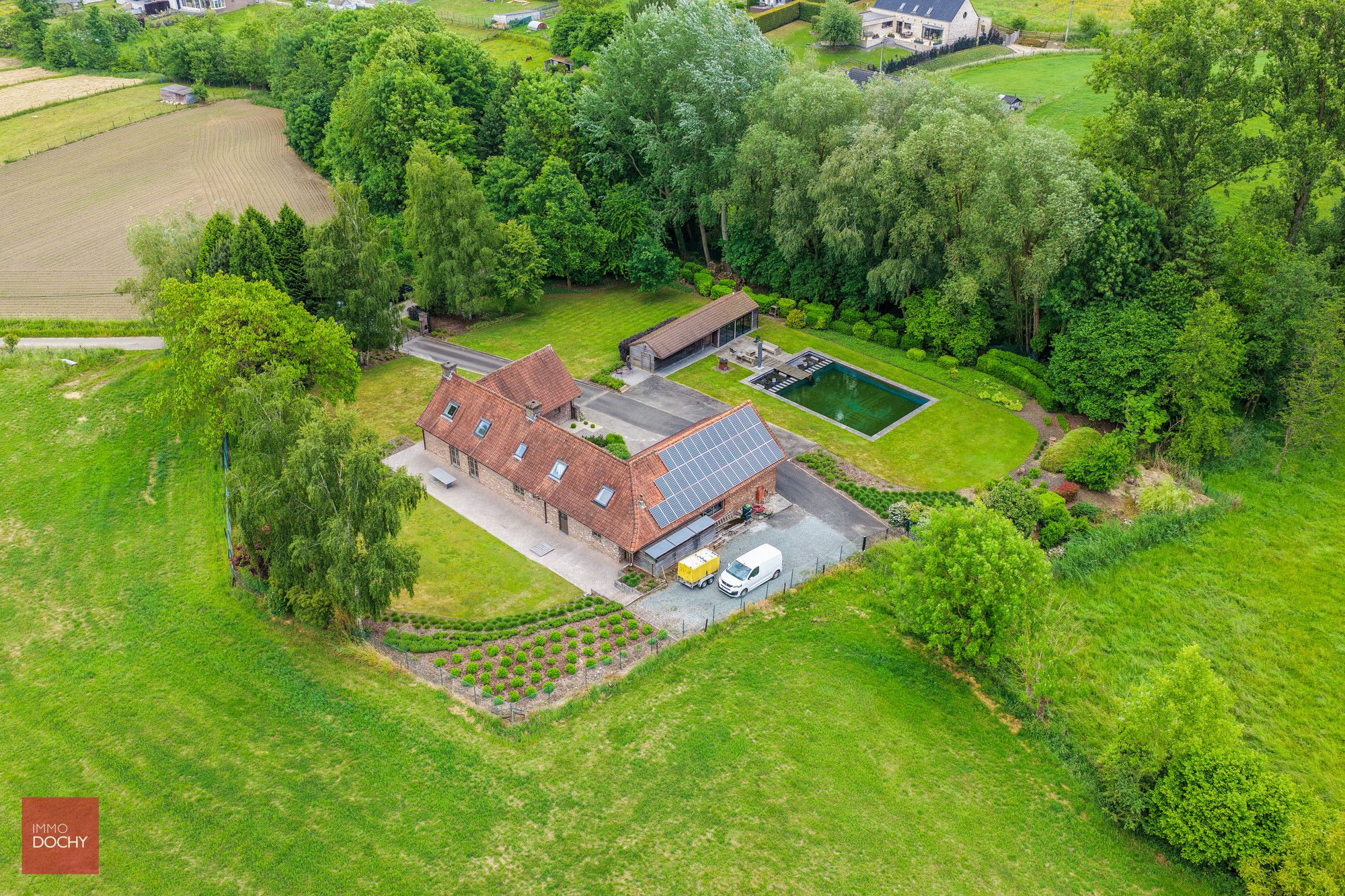 Zeer rustig gelegen instapklaar landhuis met zwemvijver foto 8