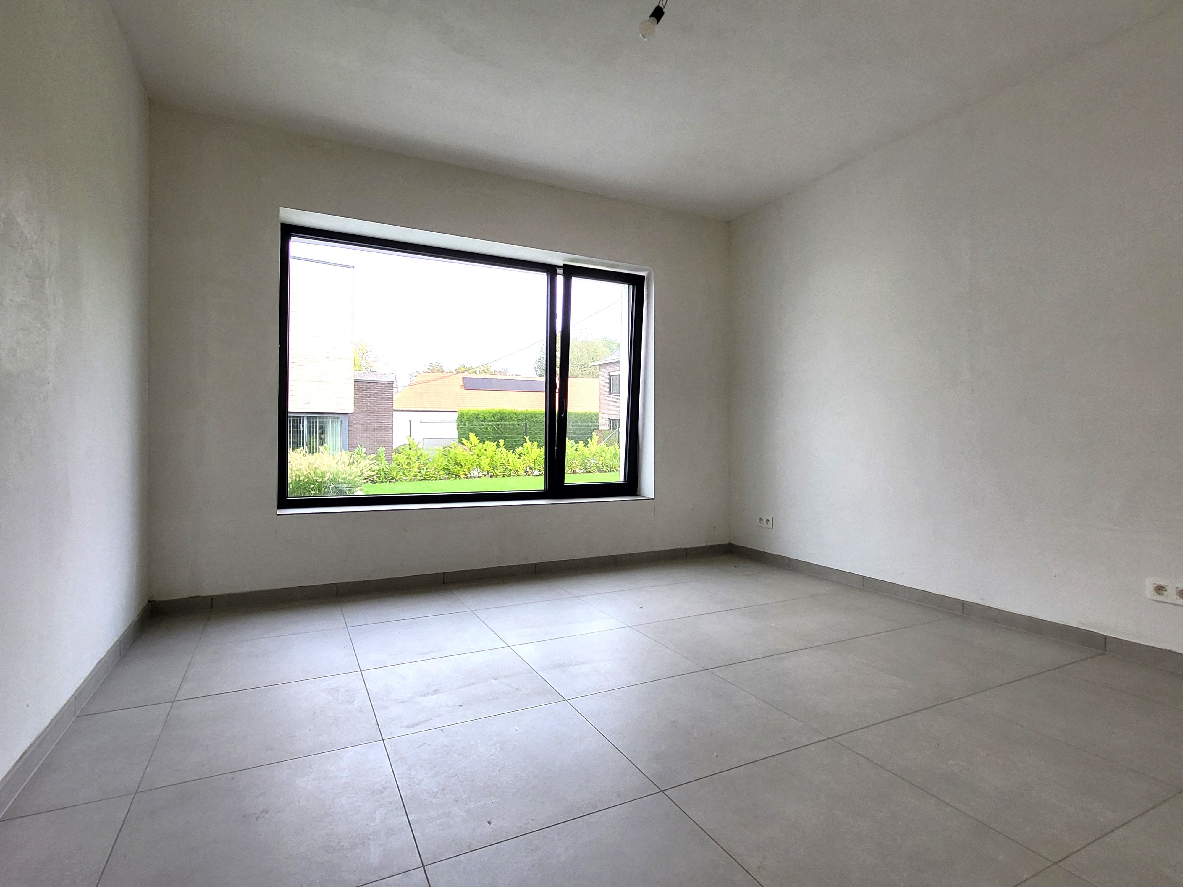 Volledig gerenoveerde, energiezuinige bungalow op 556m² met prachtig aangelegde tuin. Topper! foto 18