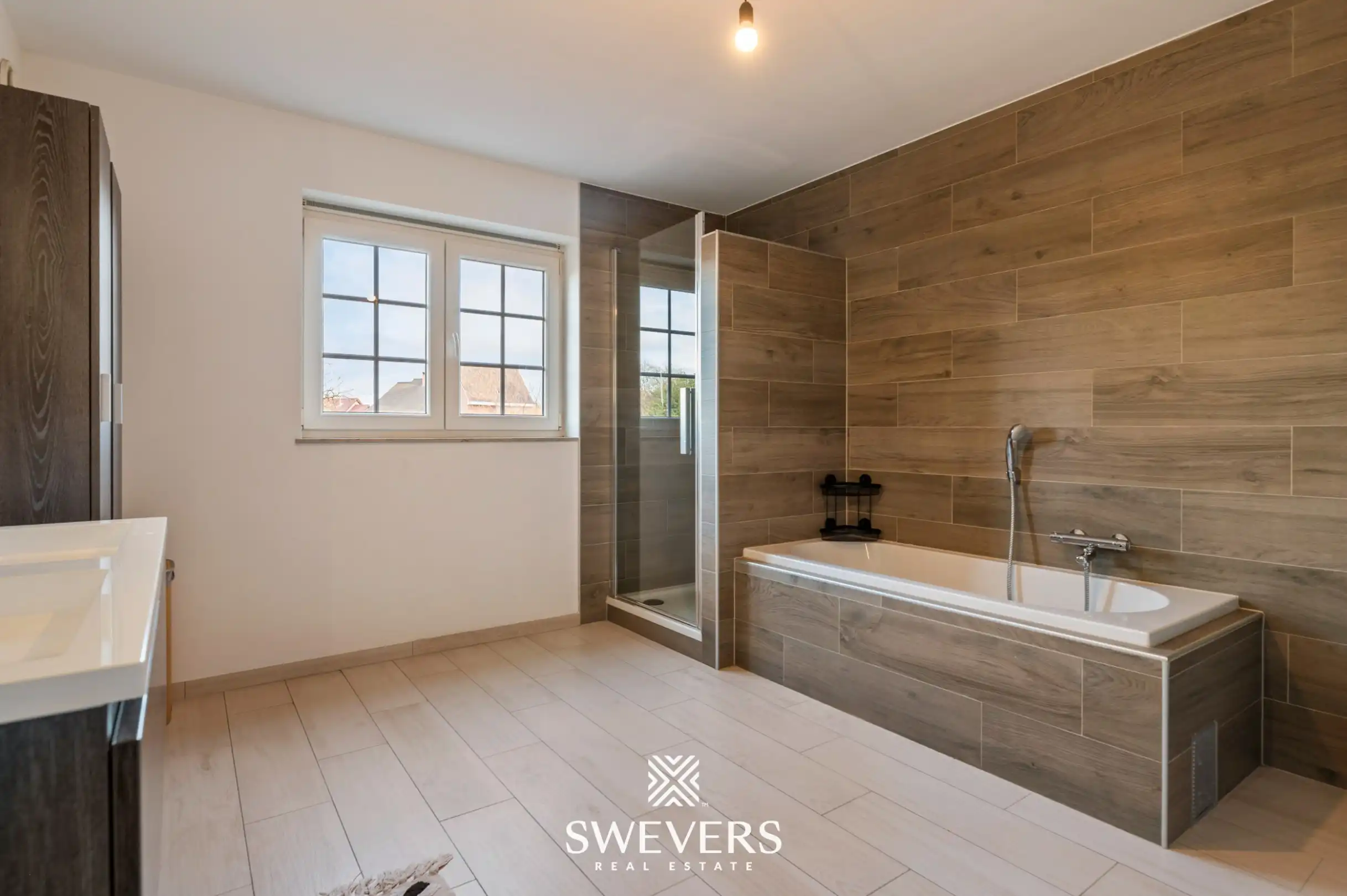 Rustig gelegen energiezuinige halfopen woning met 6 slaapkamers foto 18