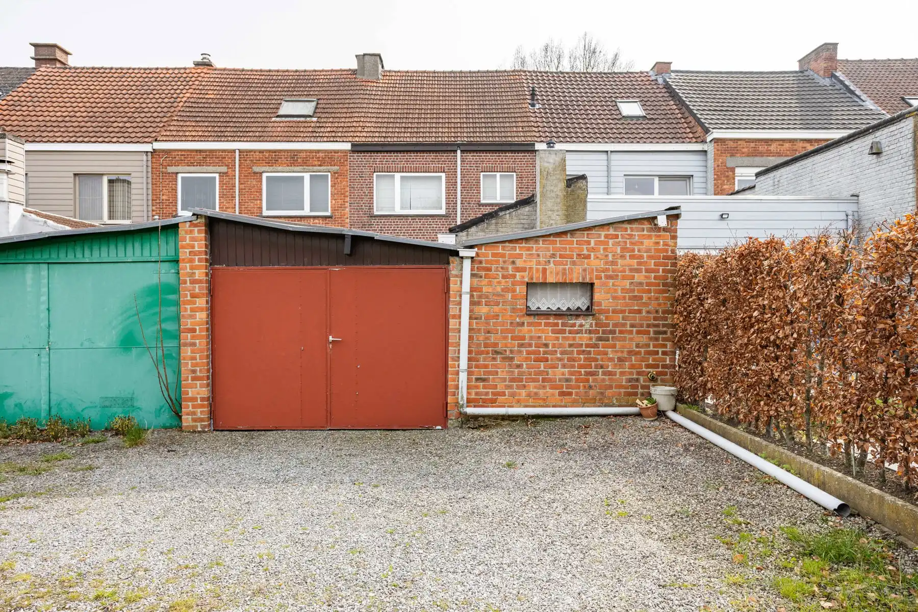 Leuke op te frissen woning aan de stadsrand! foto 23