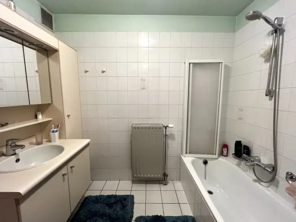 Instapklaar 2-slaapkamerappartement te koop in Harelbeke foto 13