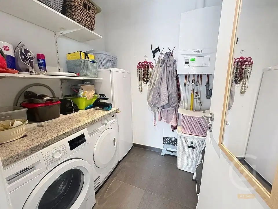 Instapklare woning met 3 slaapkamers en garage in Lombardsijde foto 9