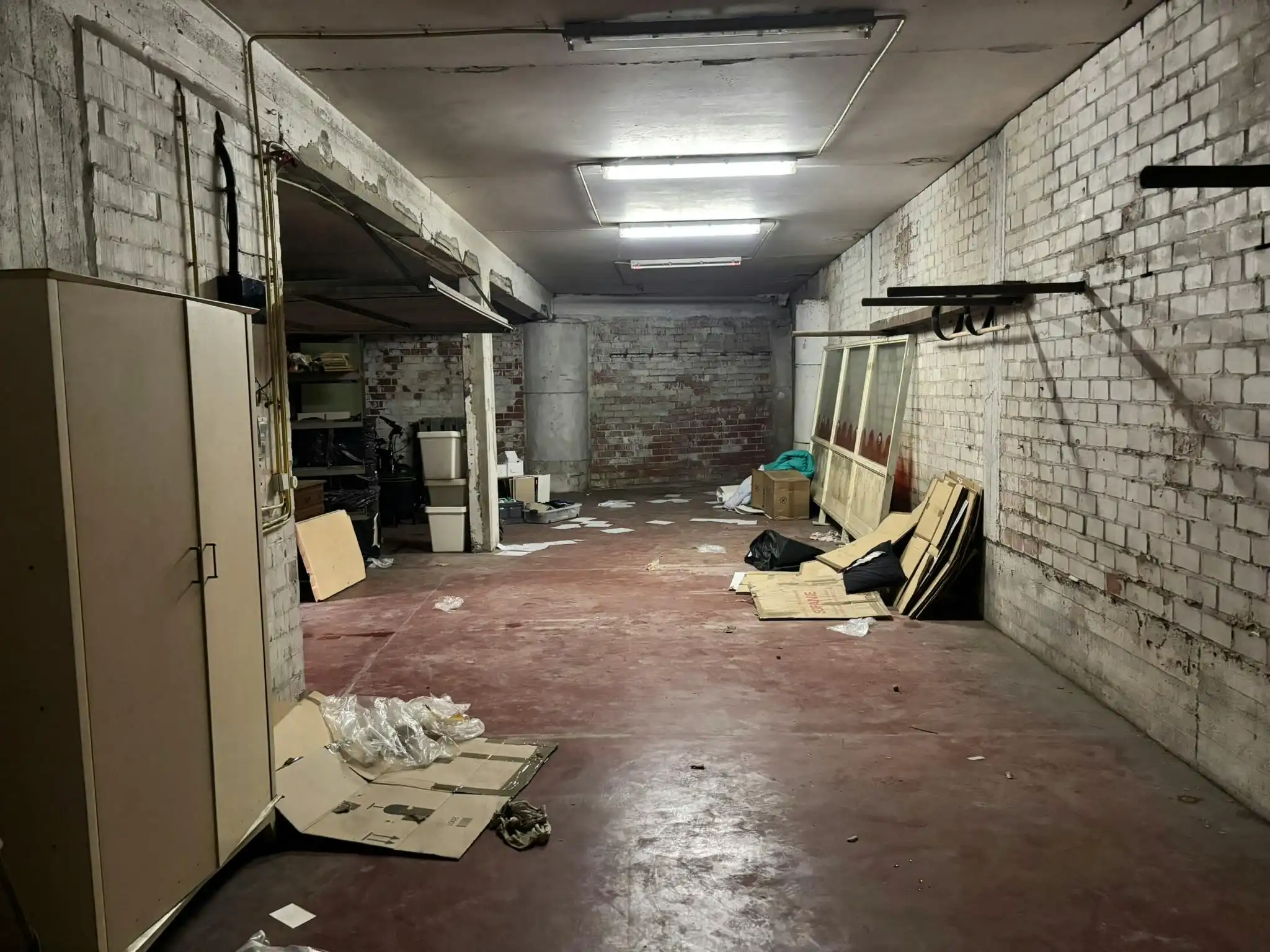 Ruime garage te koop in Koksijde foto 6