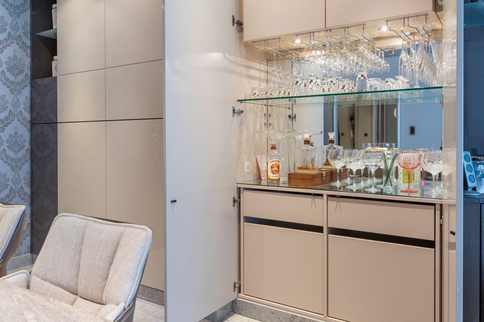 Klassevol appartement met zicht op het Wapenplein foto 5
