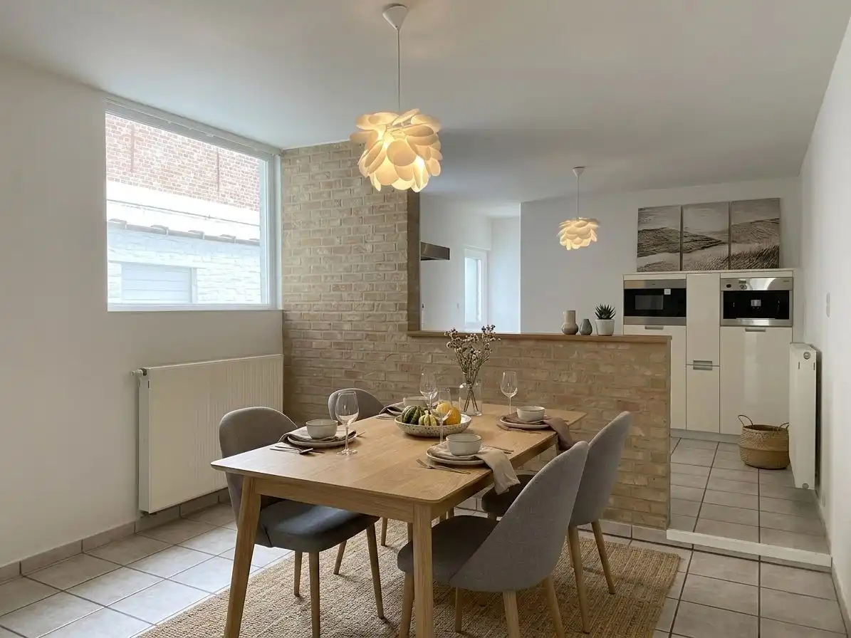 CENTRAAL GELEGEN RIJWONING MET 2 SLAAPKAMER EN KOER foto 4