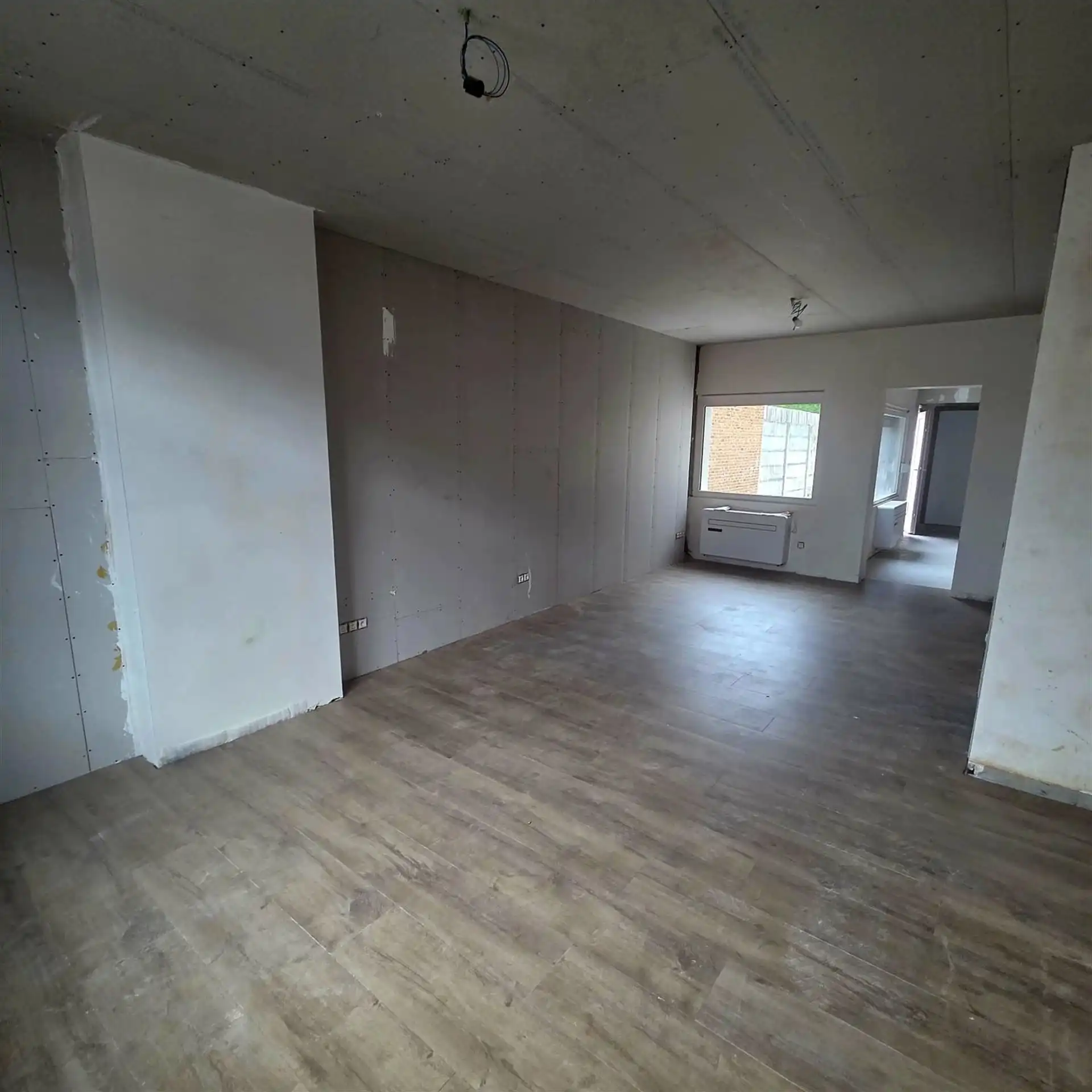EPC A LABEL! Charmante, deels gerenoveerde halfopen woning! foto 8
