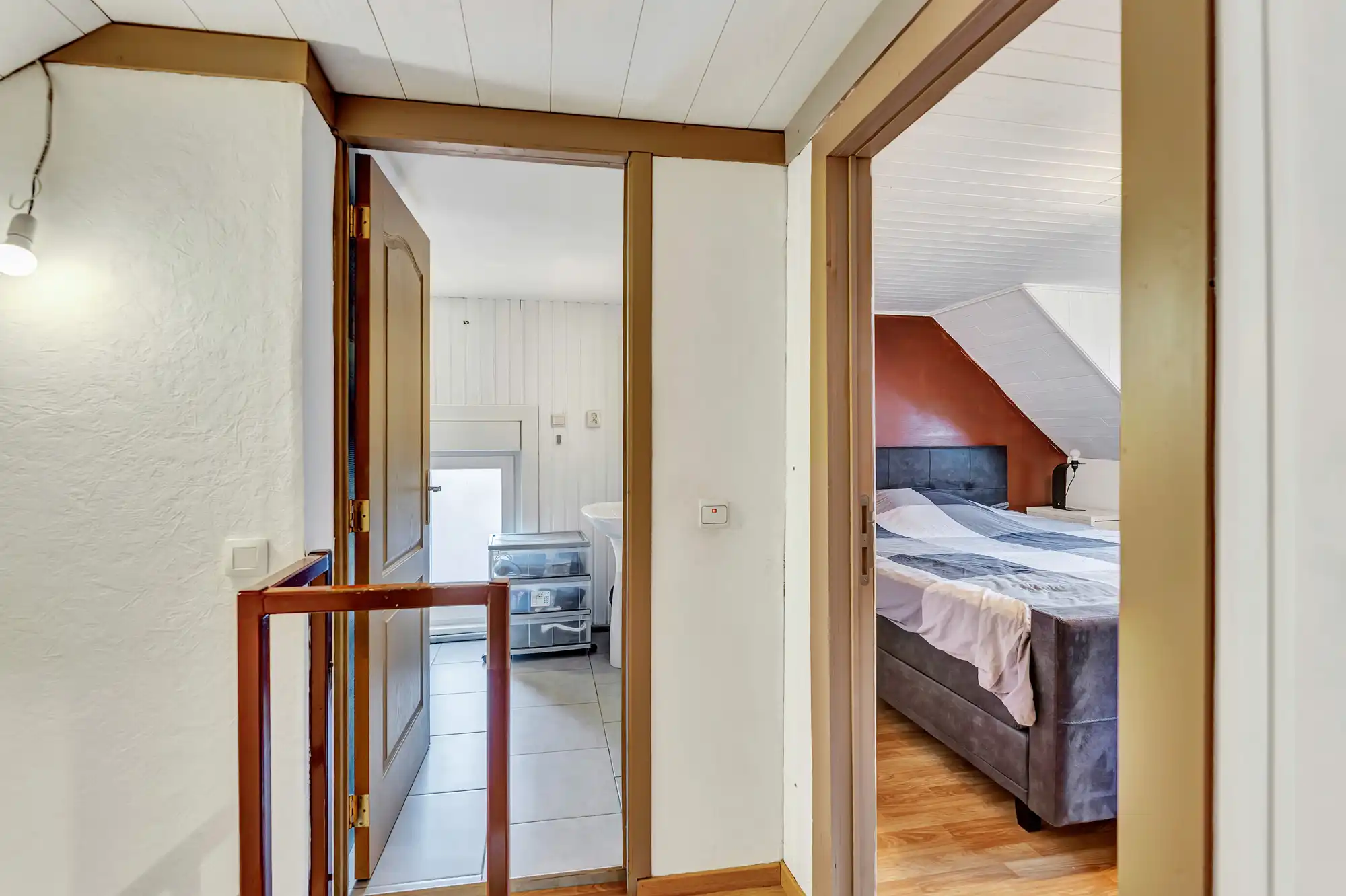 Instapklare woning met ruime garage op groene locatie foto 16