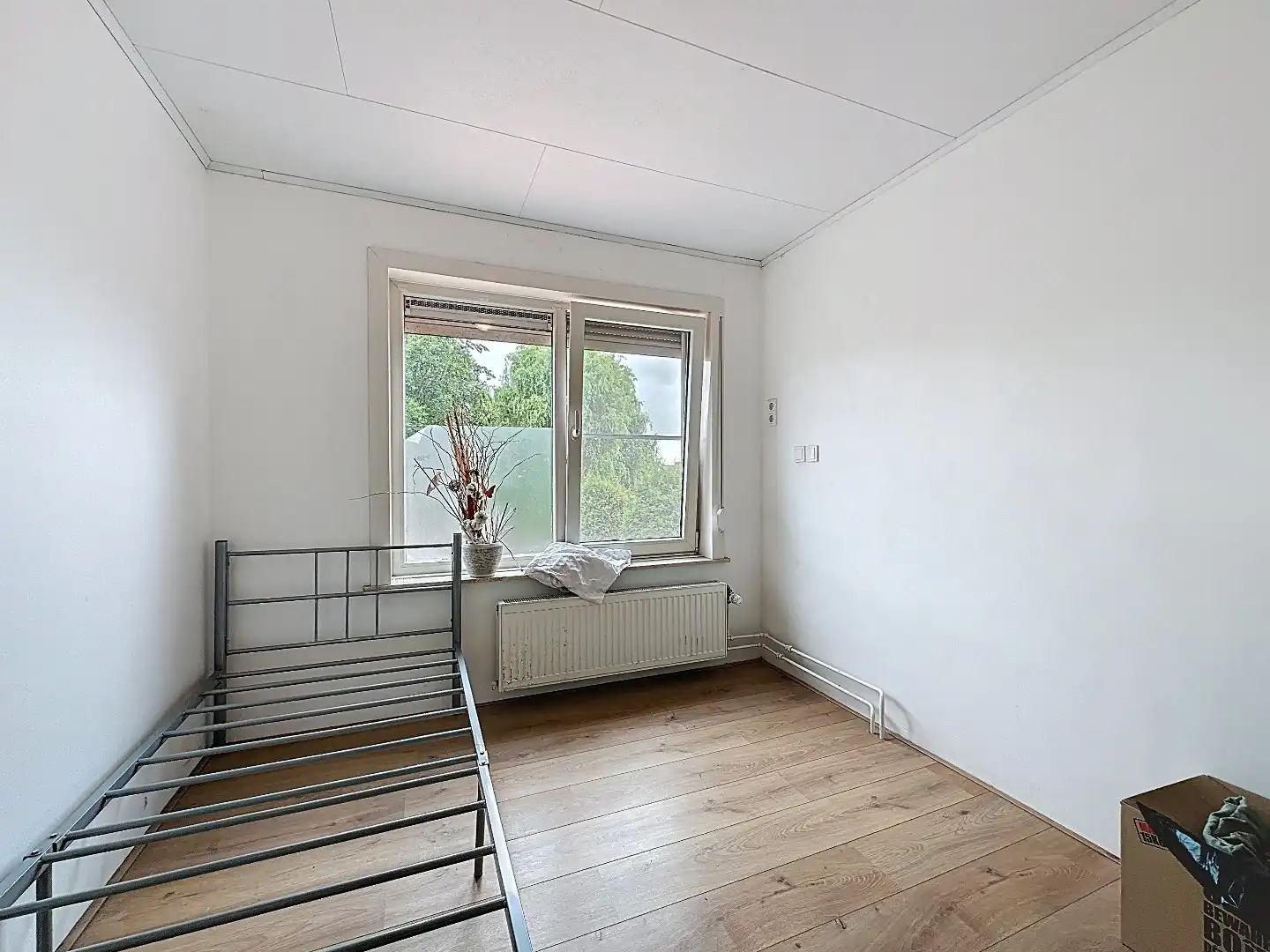 Gerenoveerde half vrijstaande woning met royale tuin en dubbele garage. foto 34