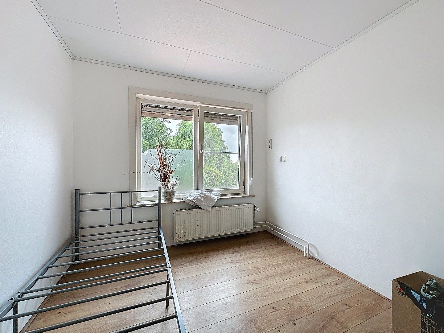 Gerenoveerde half vrijstaande woning met royale tuin en dubbele garage. foto 34