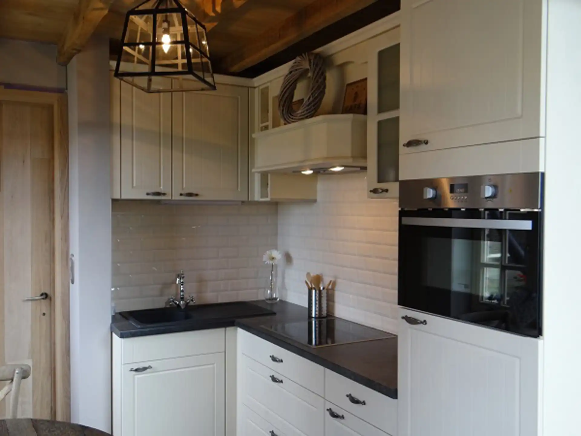 Gerestaureerde vierkantshoeve met B&B op 80 are grond foto 49