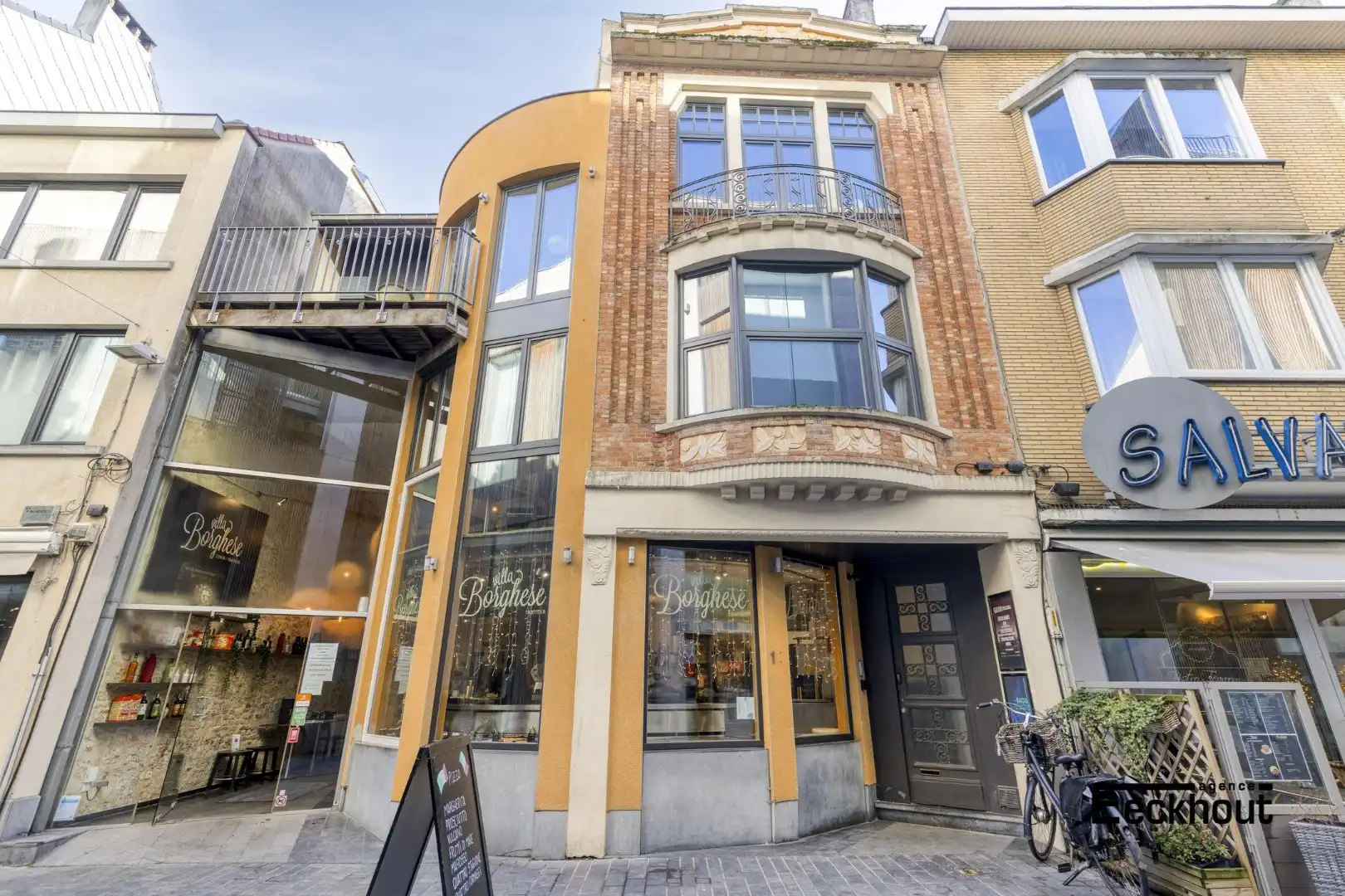 Commercieel pand met woonst op topligging in centrum Oostende! foto 21