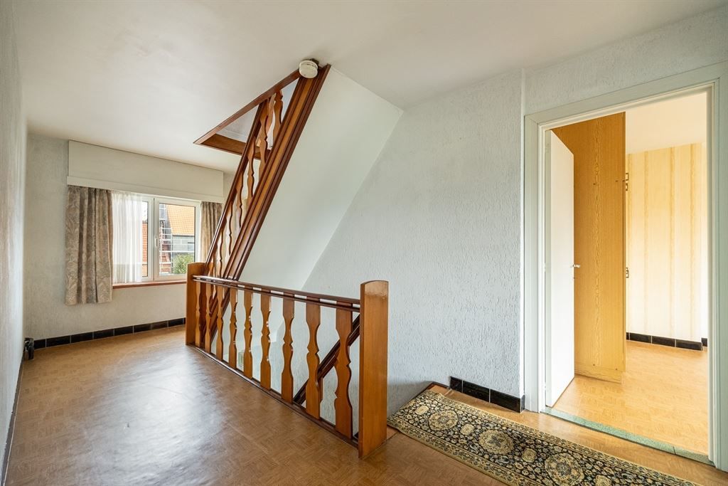 Karaktervolle woning met veel potentieel foto 17