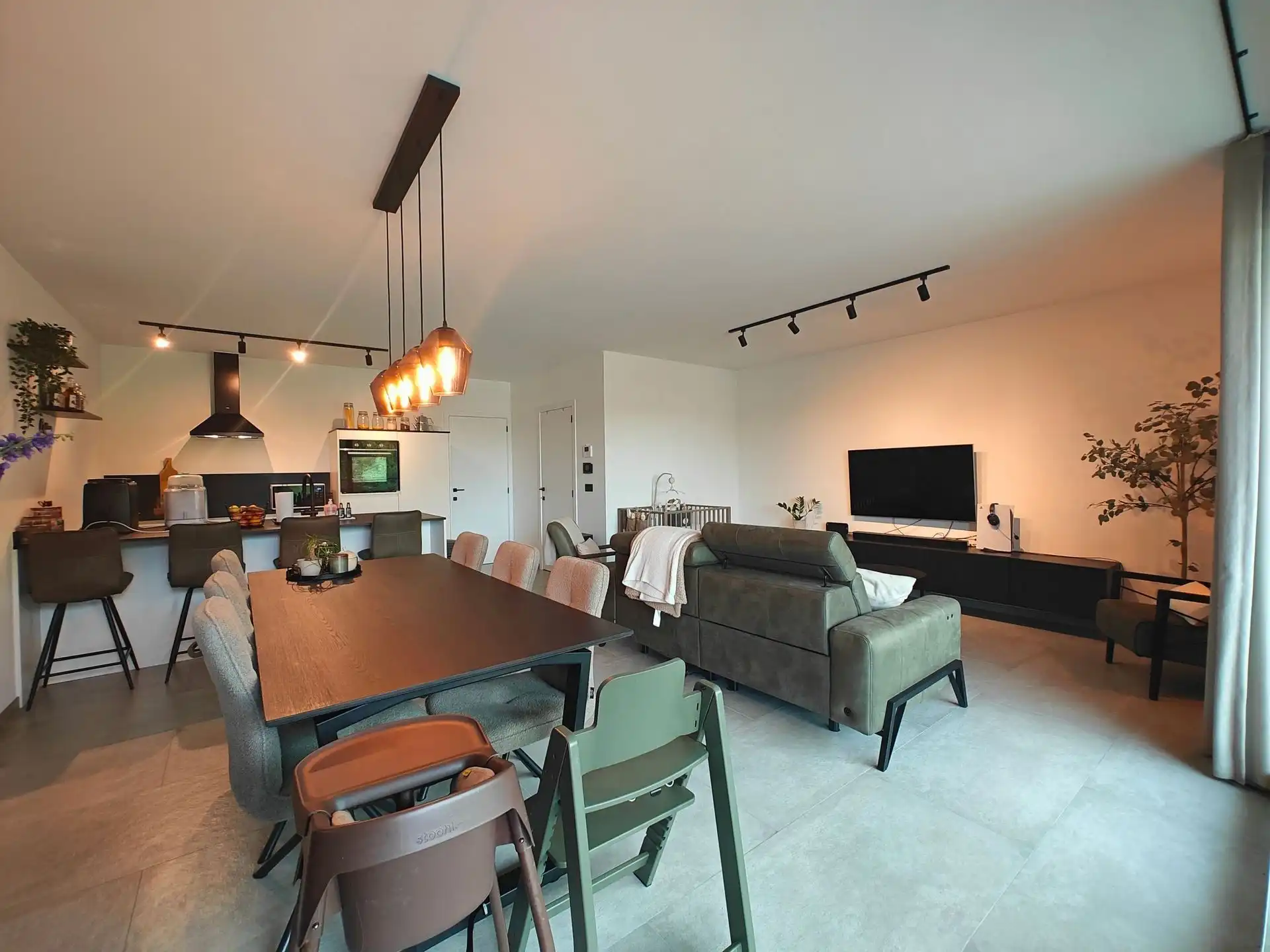 Ruim, instapklaar appartement met 2 slaapkamer, ruime autostaanplaats en berging in de kelder  foto 8