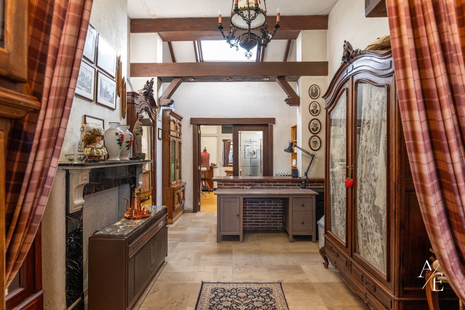 WETTEREN - Te renoveren herenhuis in het centrum! foto 3