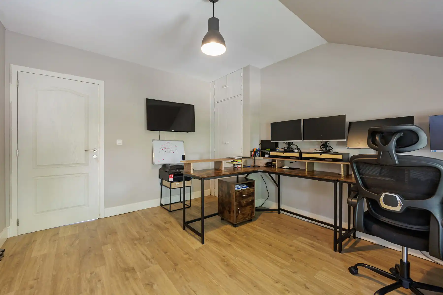 Ruime gezinswoning met 4 slaapkamers op een perceel van 610m². foto 13