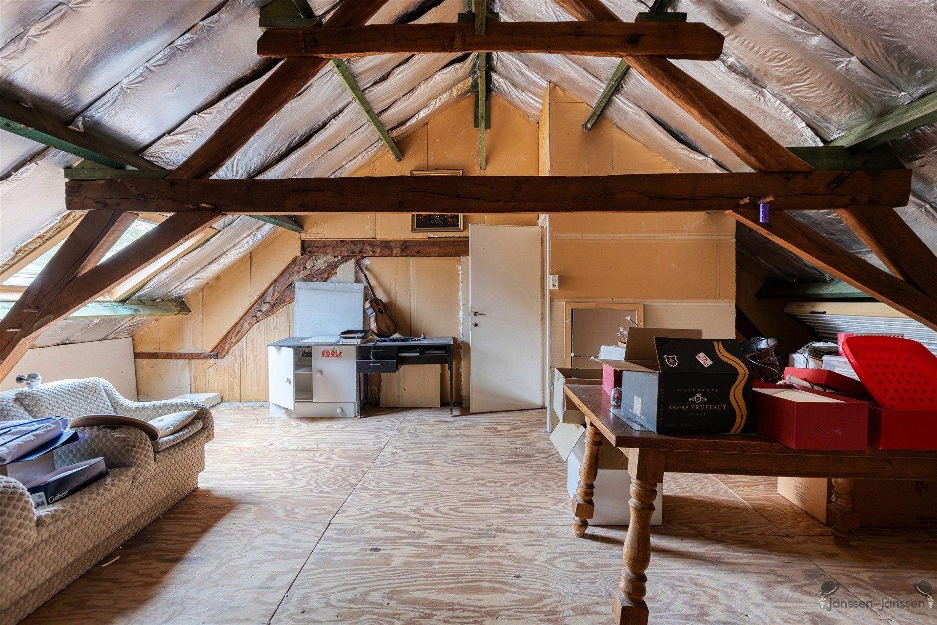 Woning met grote tuin in het centrum van meerhout + 2 garages foto 13