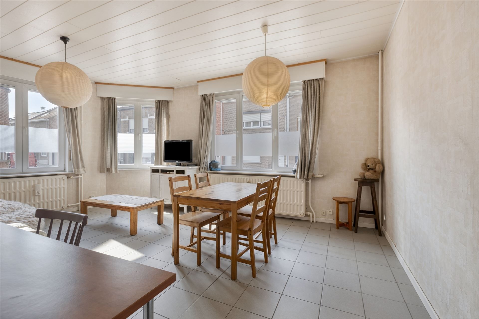 Te Renoveren Meergezinswoning met Garage foto 4