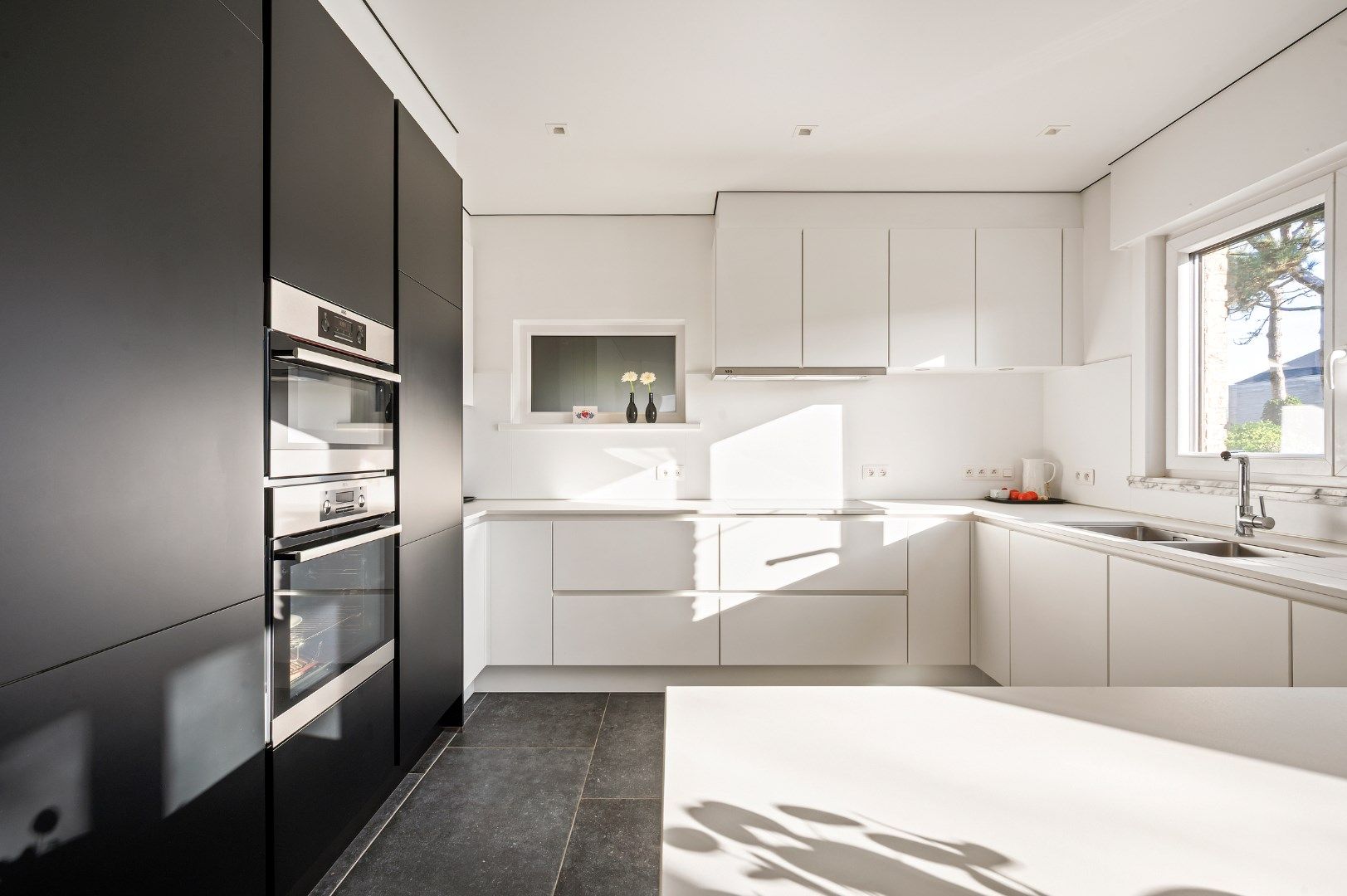 Uitstekend onderhouden villa te Ieper. Opp: 871m². foto 11