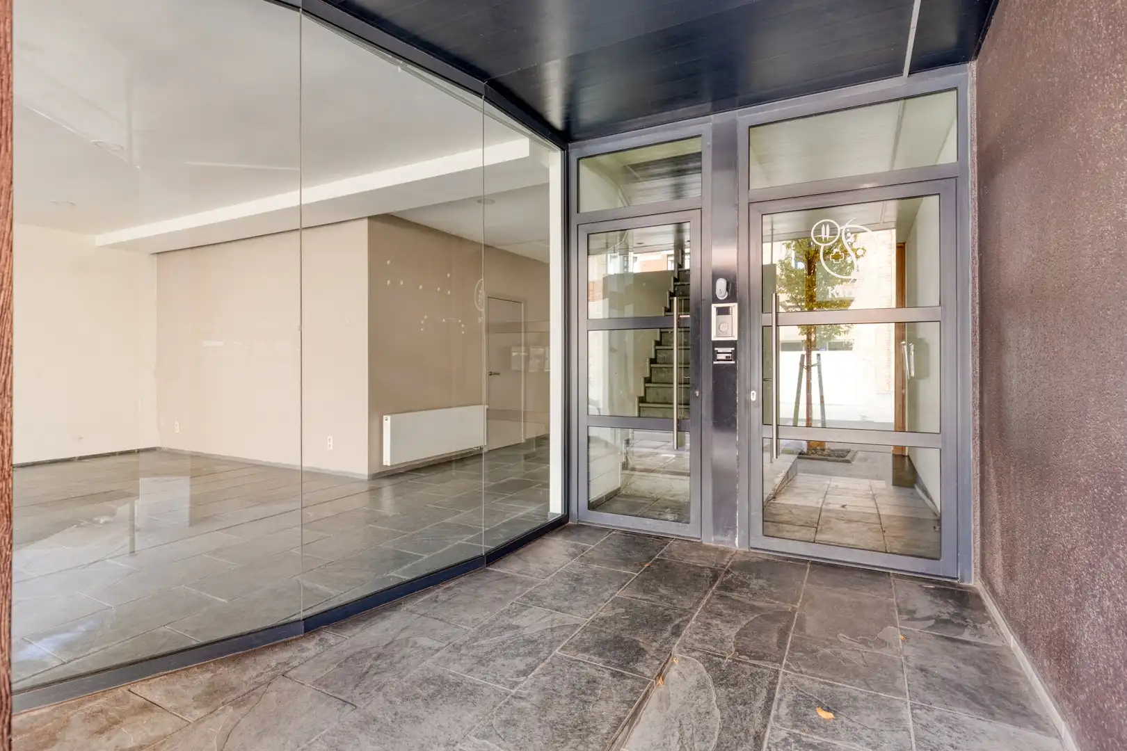 Ruim veelzijdig handelspand te koop – Bruggestraat, Hooglede foto 3