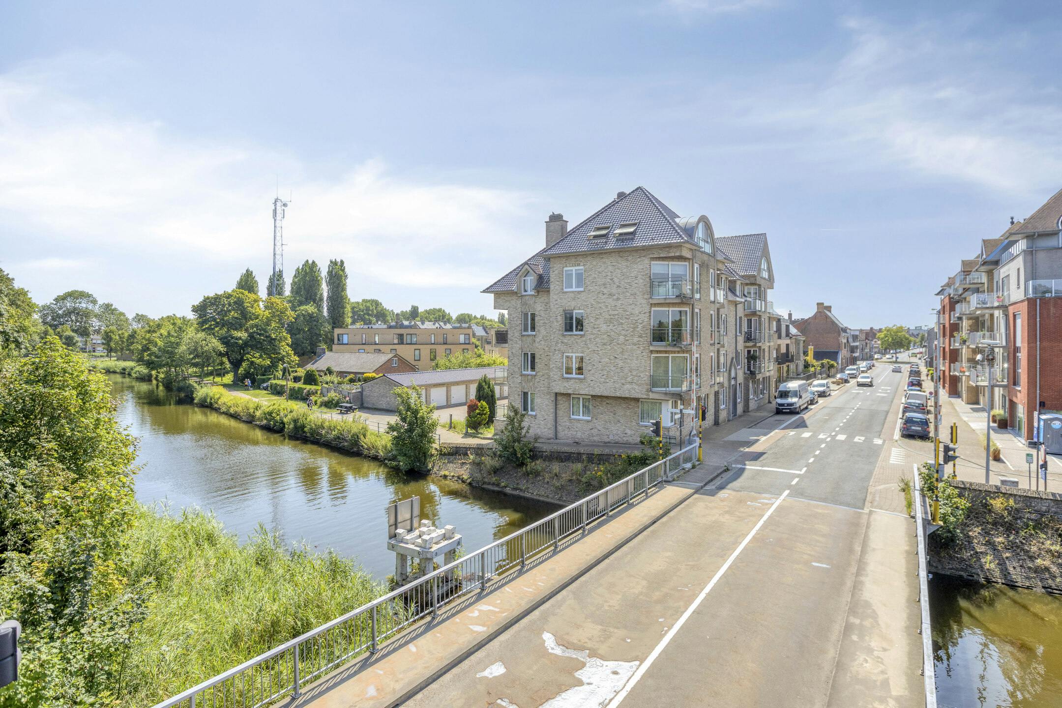 Appartement met 2 slaapkamers te koop in Veurne foto 3