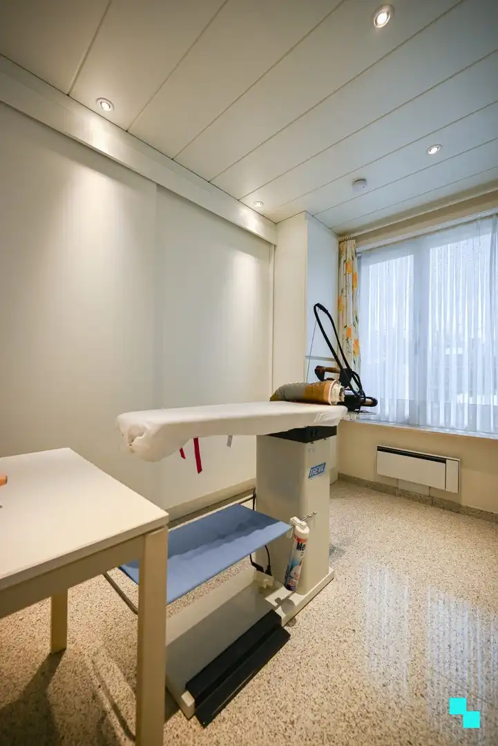 Verrassend ruime woning op hoekperceel te Izegem, Bosmolens foto 21