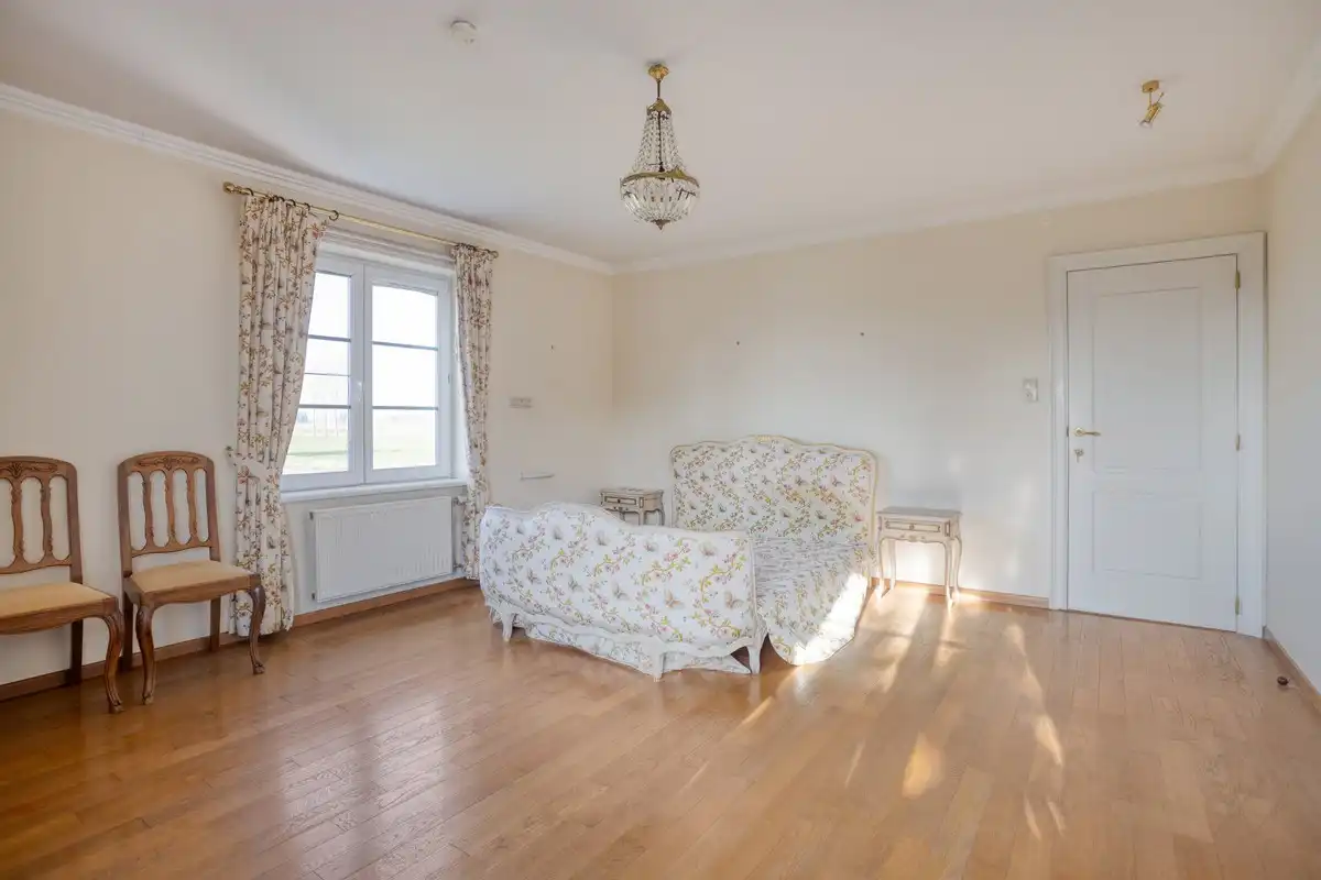 Riante villa met vier slaapkamers en prachtig uitzicht op strategische ligging foto 11