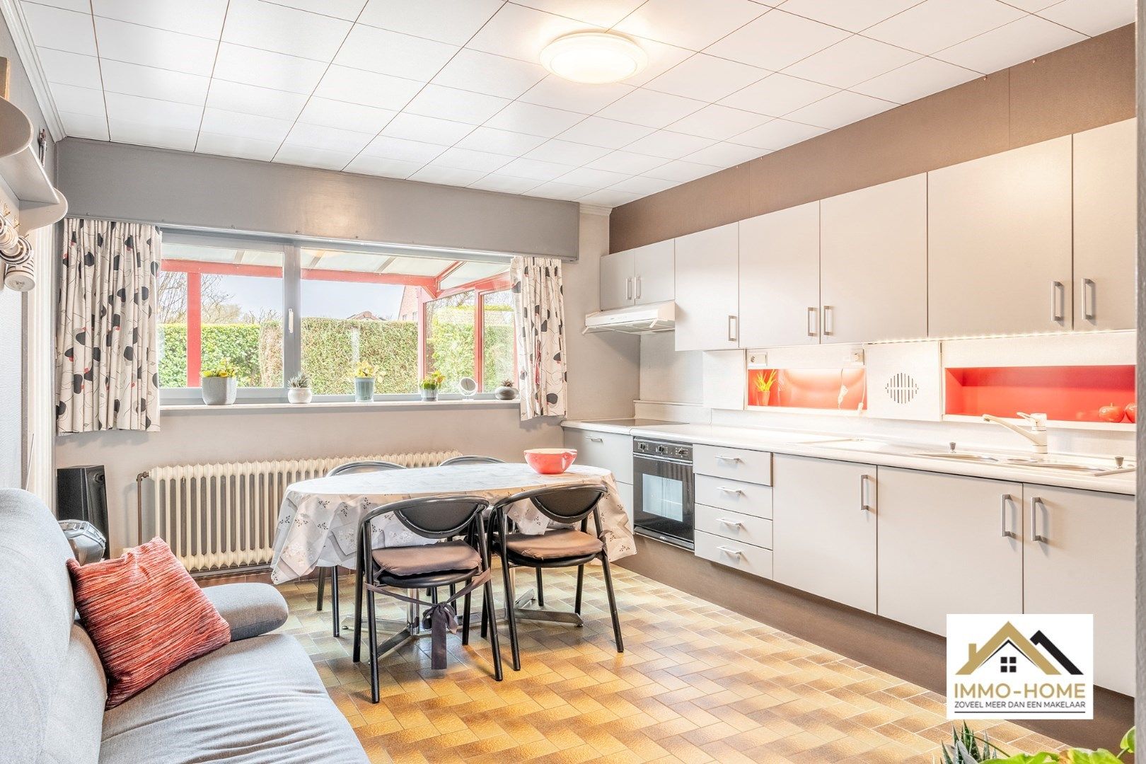 Ruime vrijstaande woning in doodlopende straat! foto 11