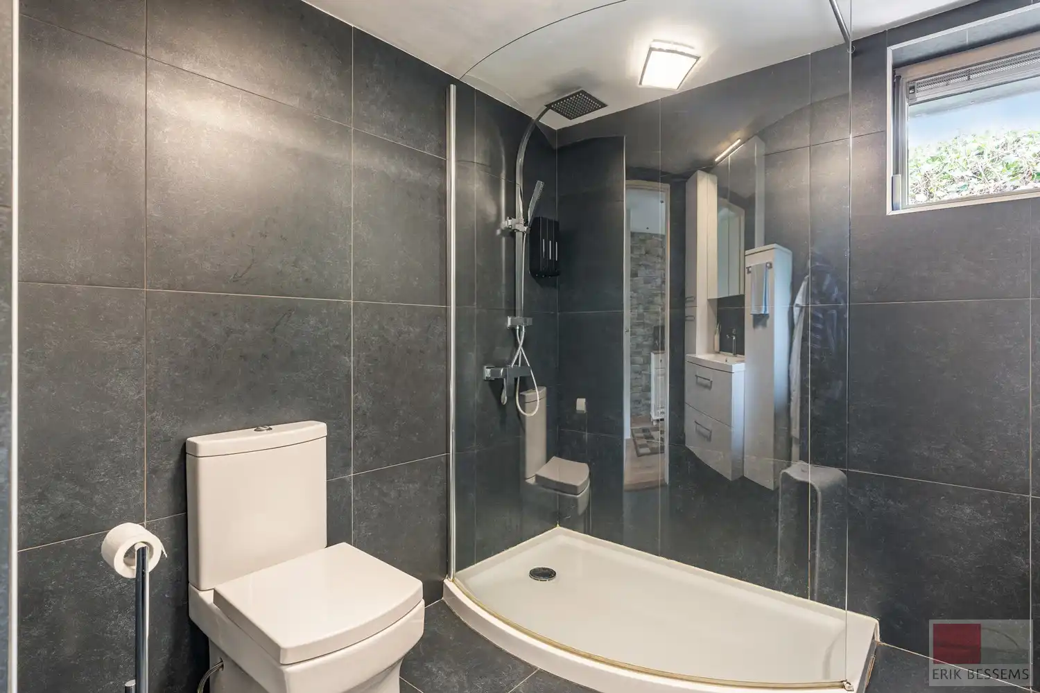 Gelijkvloerse vakantiewoning met een woonoppervlakte van 78 m², gelegen op een ruim perceel van 551 m². foto 18