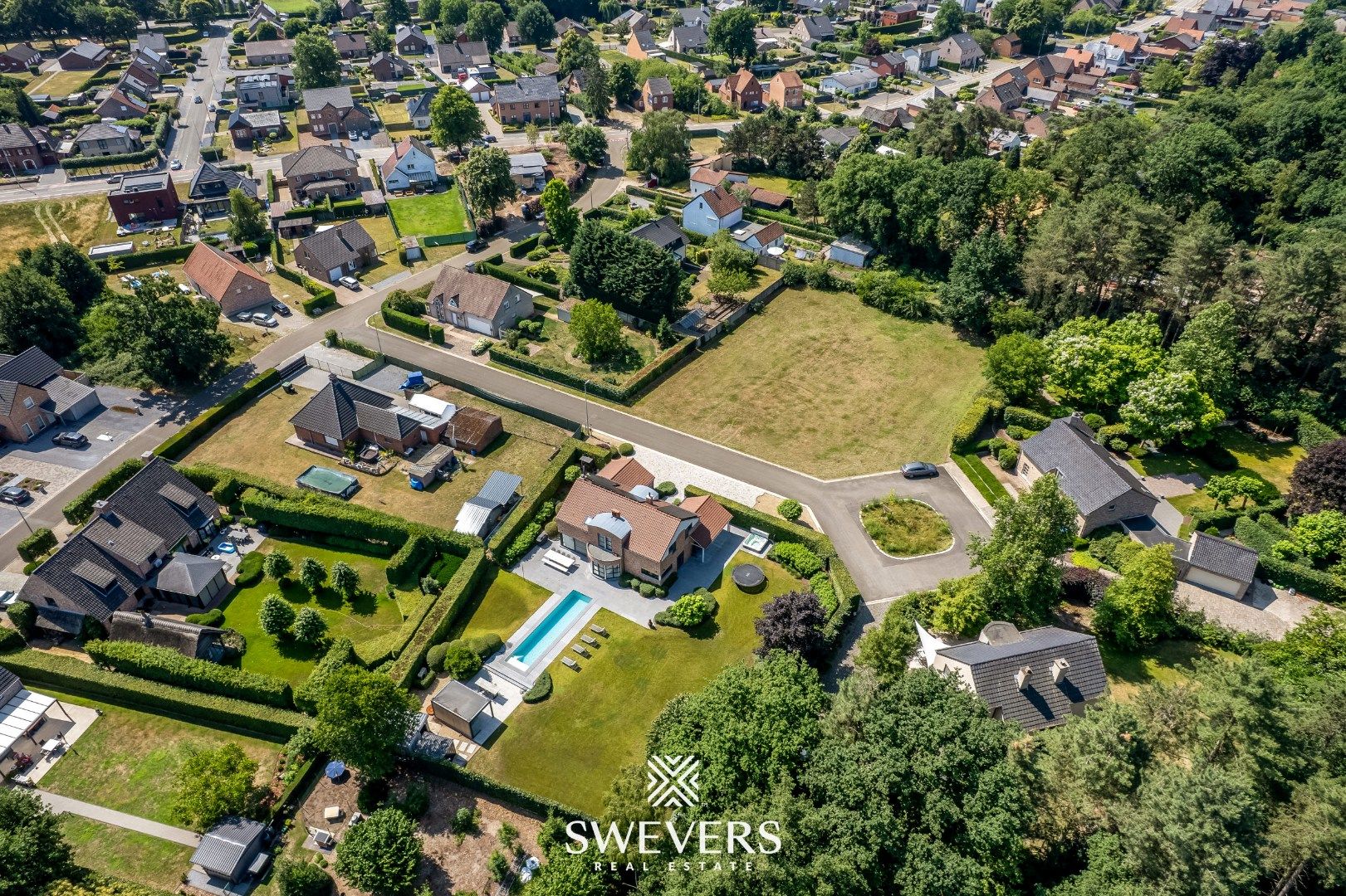 Ruime luxueuze villa met zwembad op prachtig perceel in residentiële wijk Kayenberg foto 44