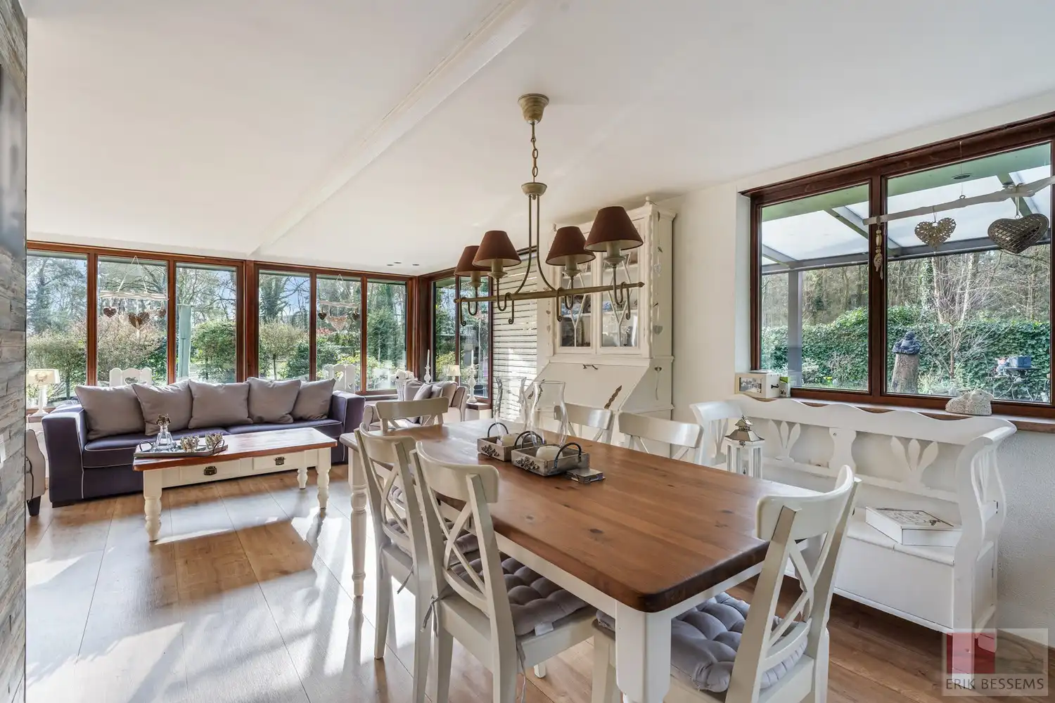 Gelijkvloerse vakantiewoning met een woonoppervlakte van 78 m², gelegen op een ruim perceel van 551 m². foto 10