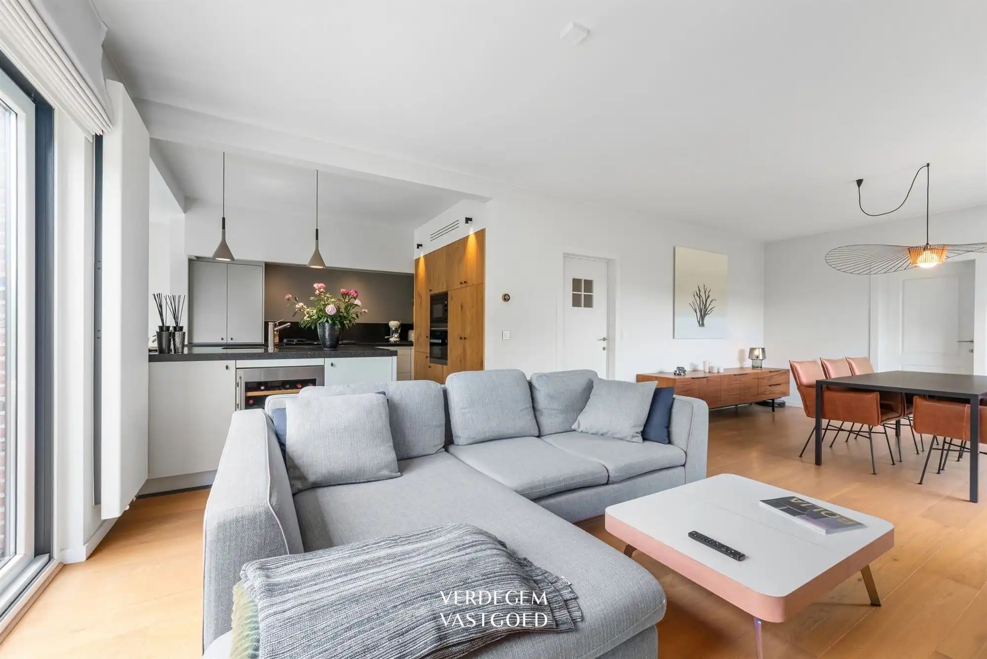 Knappe woning met 3 slaapkamers en geniettuin in het centrum van Evergem foto 3
