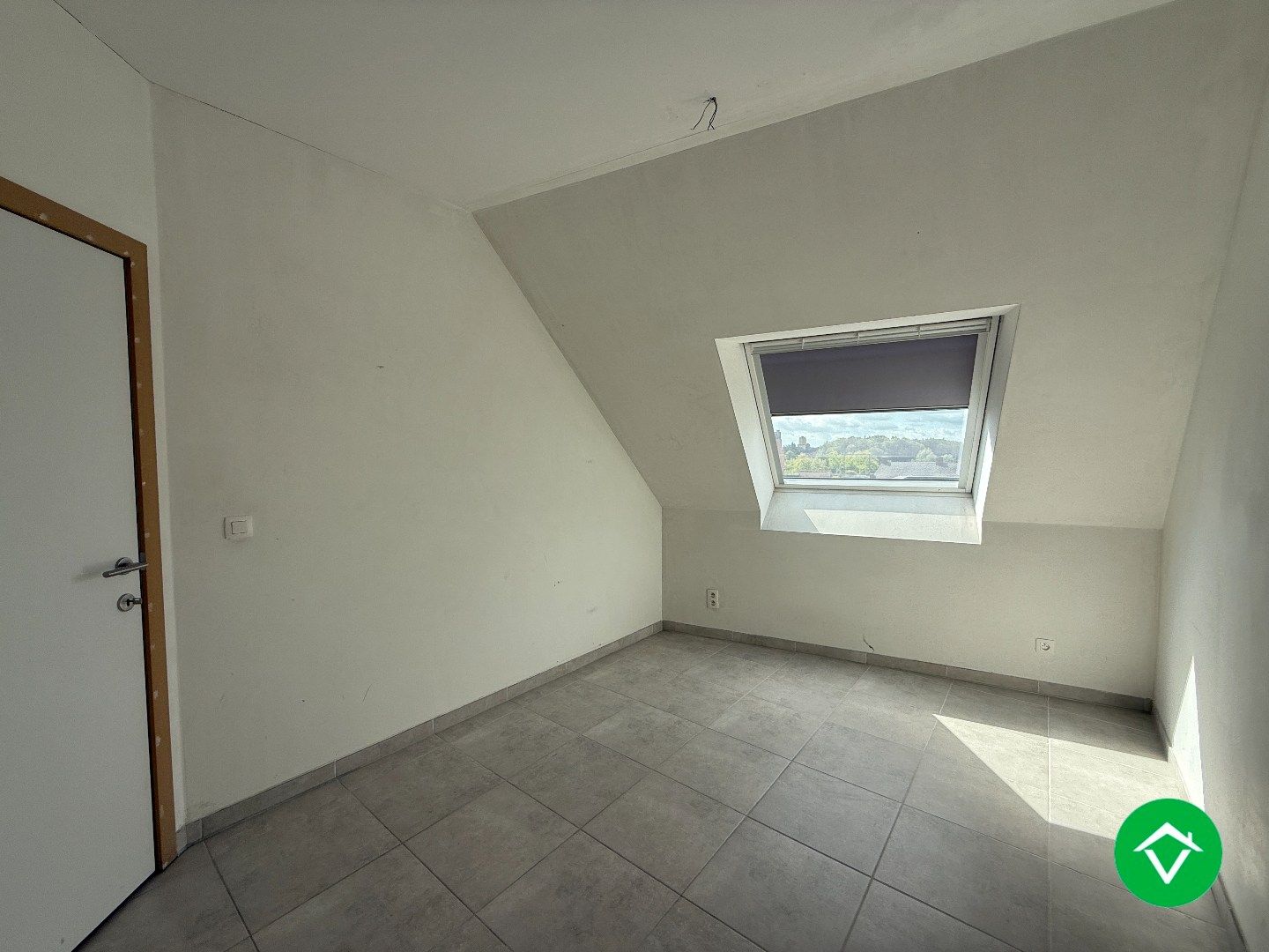 Prachtig dakappartement met twee slaapkamers, garage en twee terrassen met fenomenaal uitzicht te Roeselare foto 17