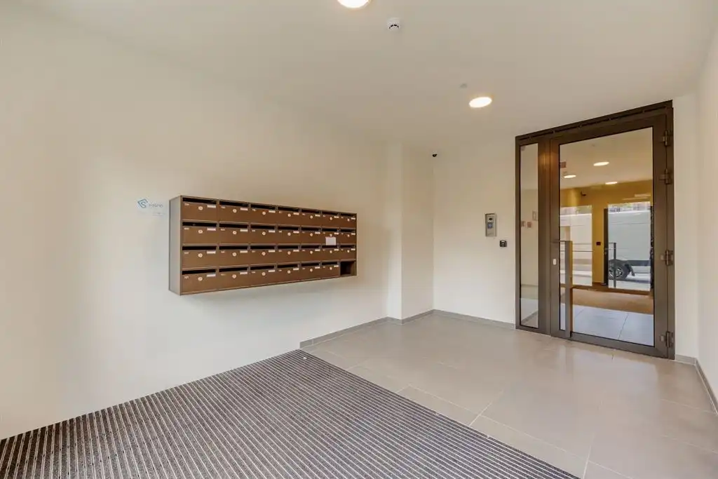 Nieuwbouwappartement met luxe terras foto 19