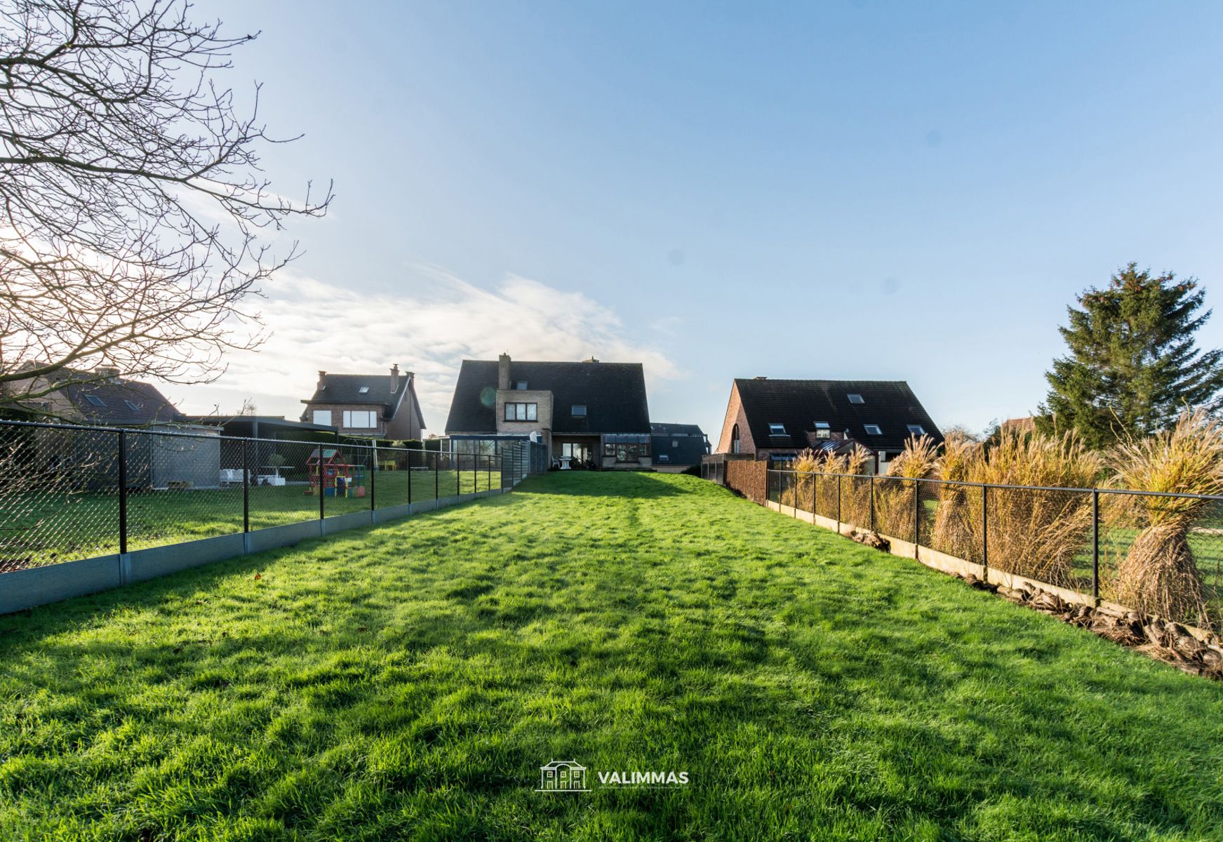 Ruime, verzorgde driegevelwoning met garage en mooie tuin... foto 4