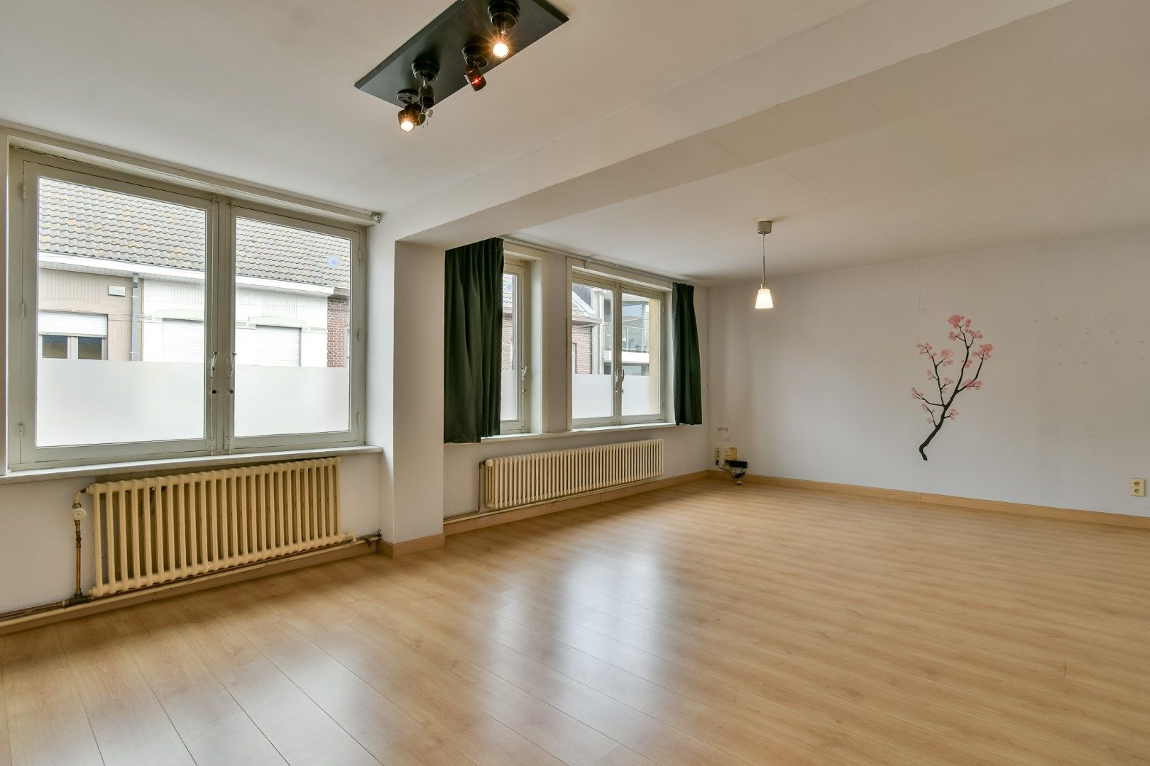 Ruime woning met handelsgedeelte op gunstige ligging in centrum! foto 12